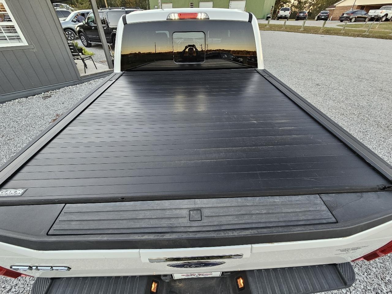 Ford F-150 Lariat SuperCrew 4WD 2015