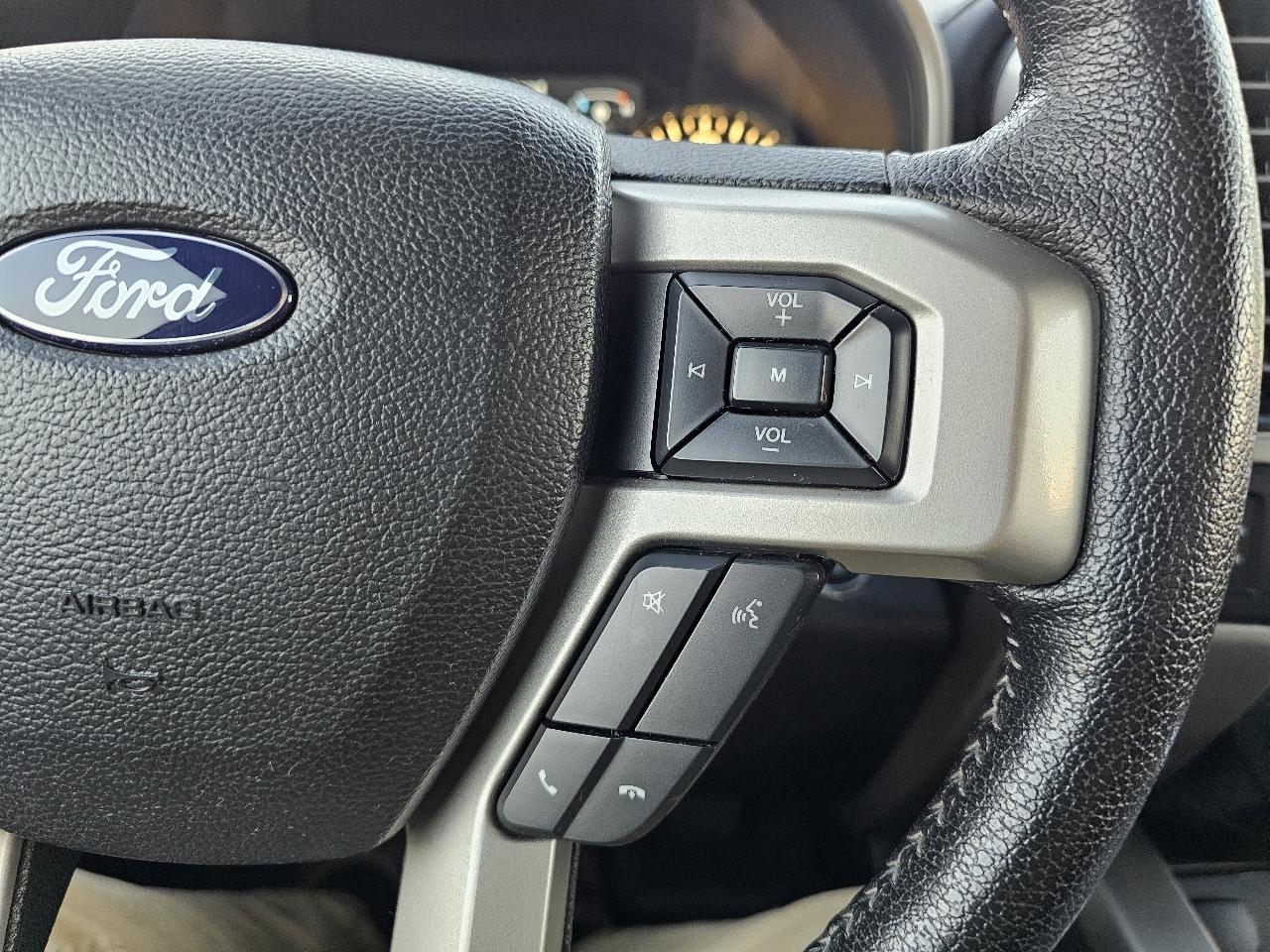 Ford F-150 Lariat SuperCrew 4WD 2015