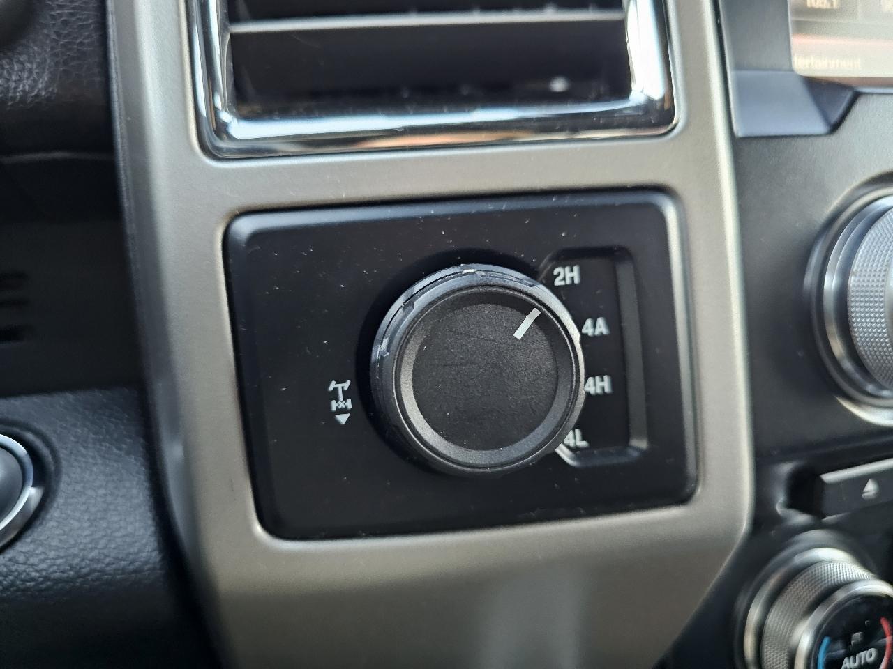 Ford F-150 Lariat SuperCrew 4WD 2015