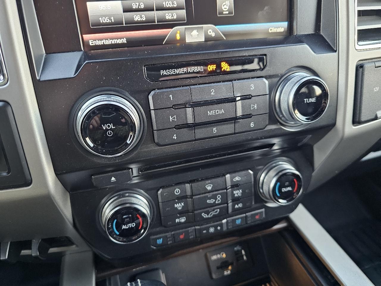 Ford F-150 Lariat SuperCrew 4WD 2015