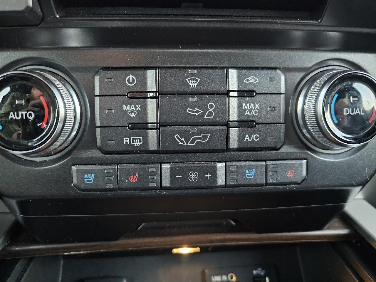 Ford F-150 Lariat SuperCrew 4WD 2015