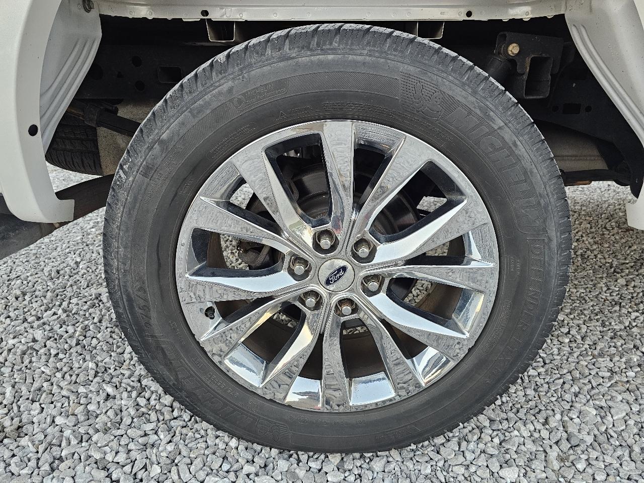 Ford F-150 Lariat SuperCrew 4WD 2015