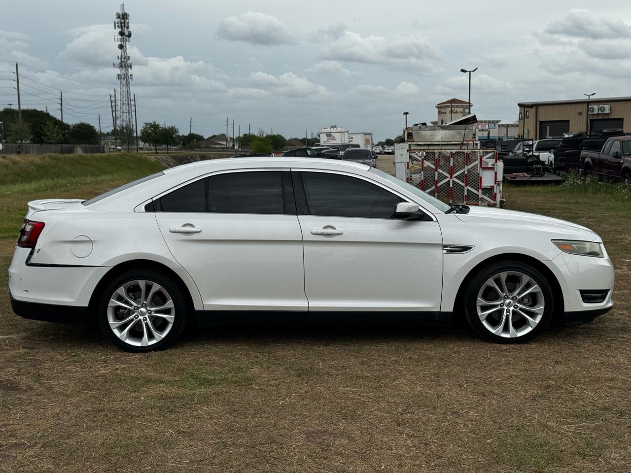 Ford Taurus SEL FWD 2013