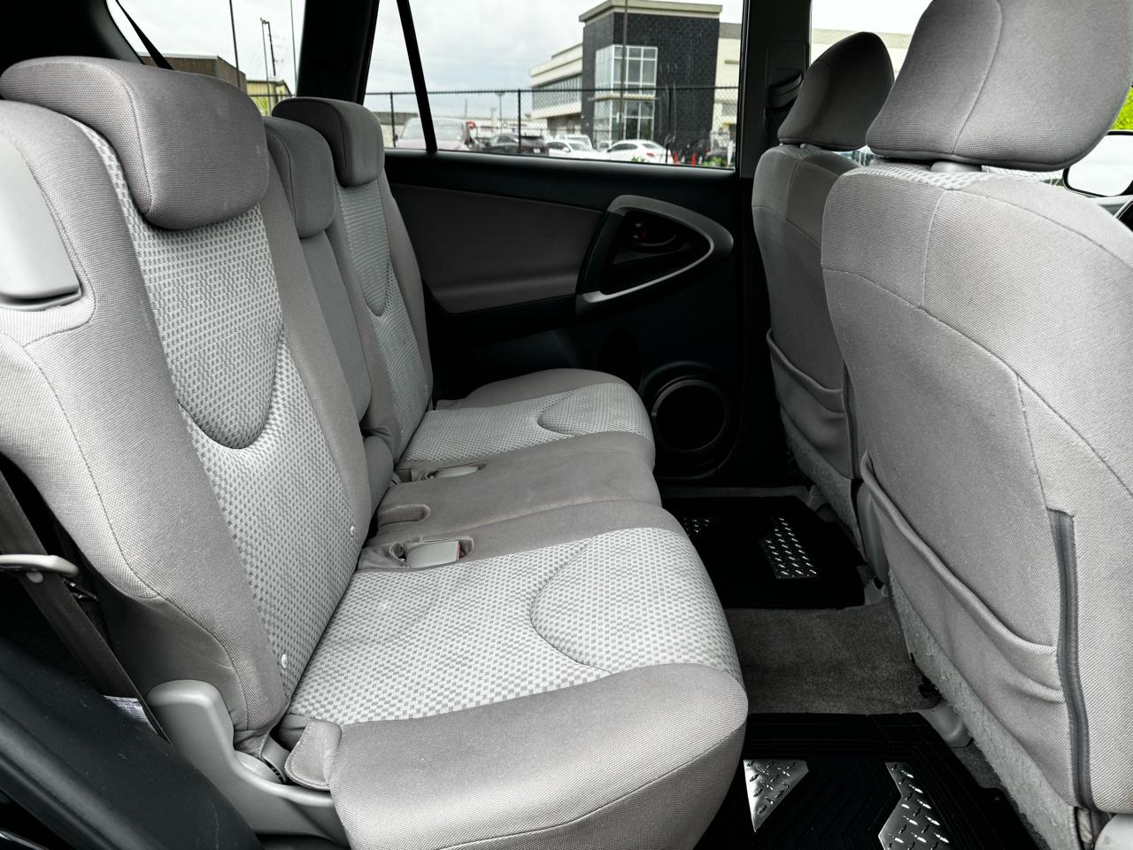 Toyota RAV4 Base I4 2WD 2007