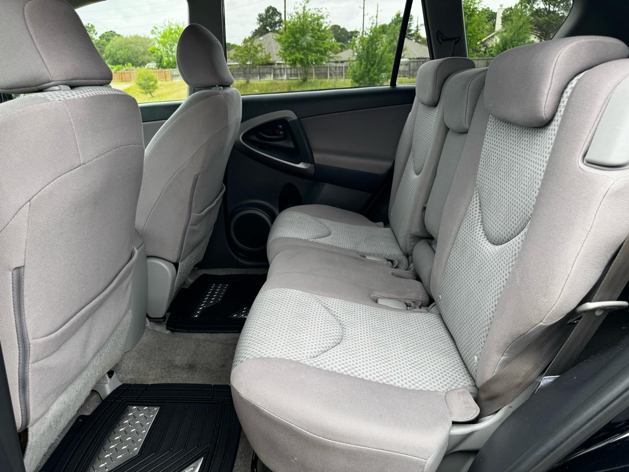 Toyota RAV4 Base I4 2WD 2007