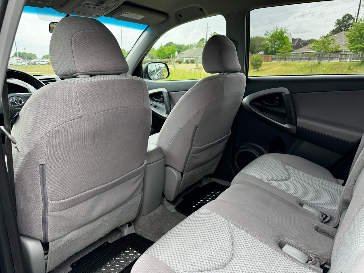 Toyota RAV4 Base I4 2WD 2007