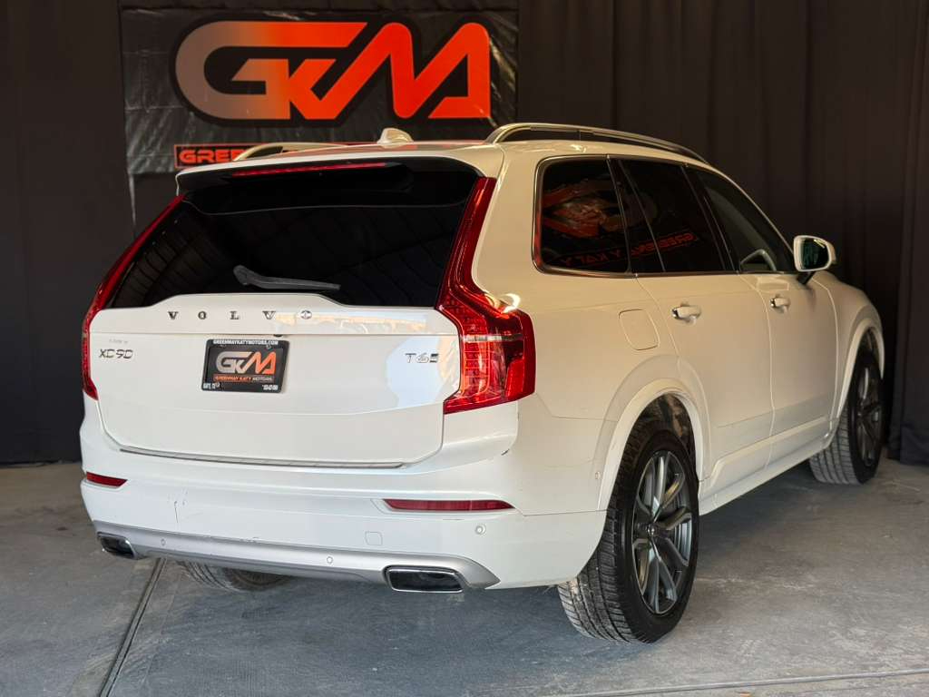 Volvo XC90 T6 Momentum AWD 2017 Volvo XC90 T6 Momentum AWD 2017