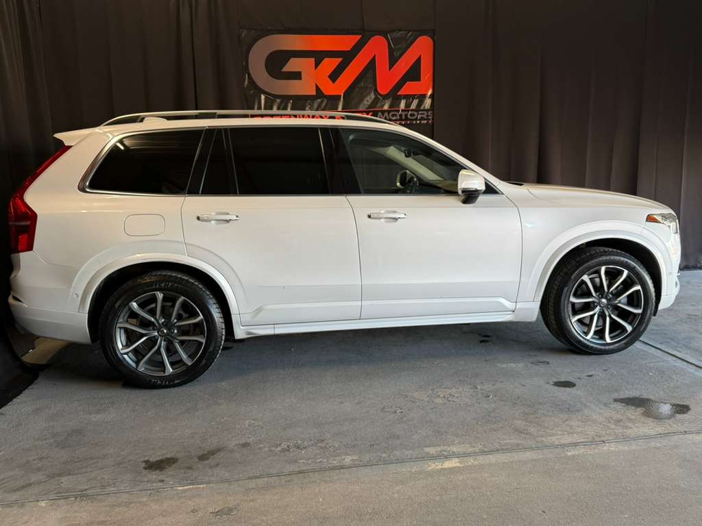 Volvo XC90 T6 Momentum AWD 2017 Volvo XC90 T6 Momentum AWD 2017