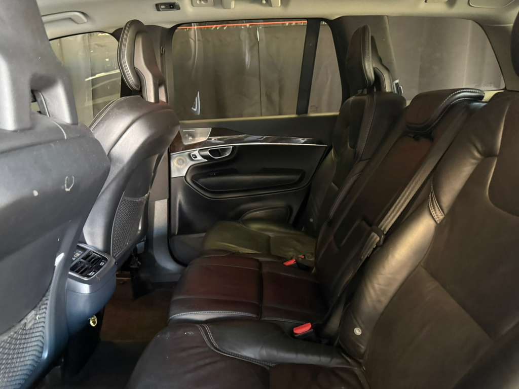 Volvo XC90 T6 Momentum AWD 2017 Volvo XC90 T6 Momentum AWD 2017