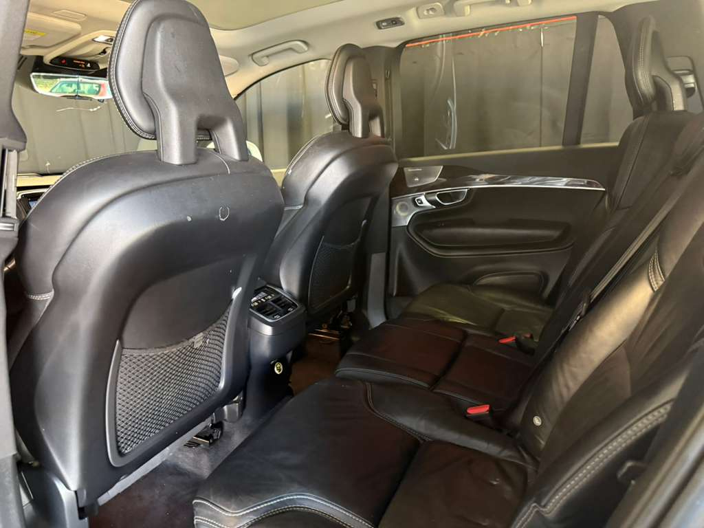 Volvo XC90 T6 Momentum AWD 2017 Volvo XC90 T6 Momentum AWD 2017