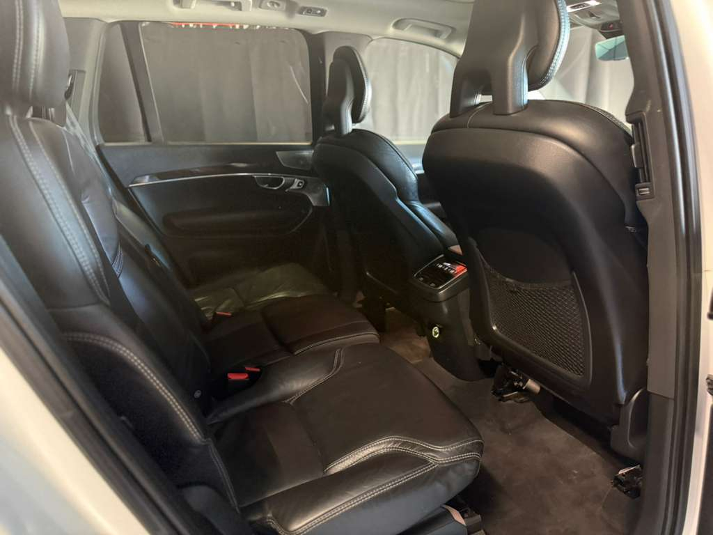 Volvo XC90 T6 Momentum AWD 2017 Volvo XC90 T6 Momentum AWD 2017