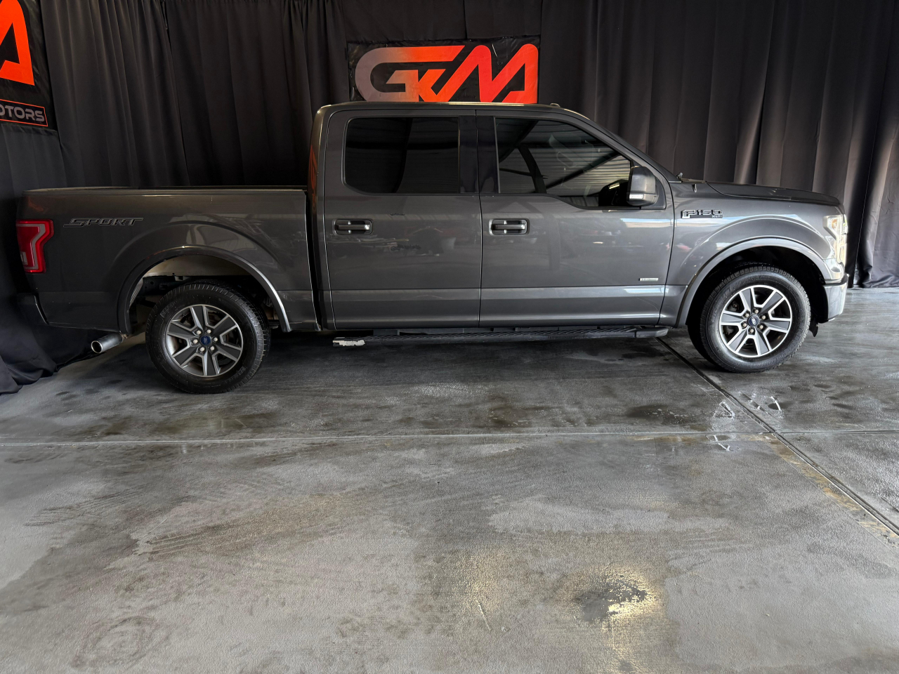 Ford F-150 XLT SuperCrew 5.5-ft. Bed 2WD 2016 Ford F-150 XLT SuperCrew 5.5-ft. Bed 2WD 2016