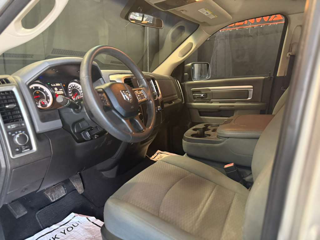 RAM 1500 SLT Quad Cab 4WD 2018 RAM 1500 SLT Quad Cab 4WD 2018