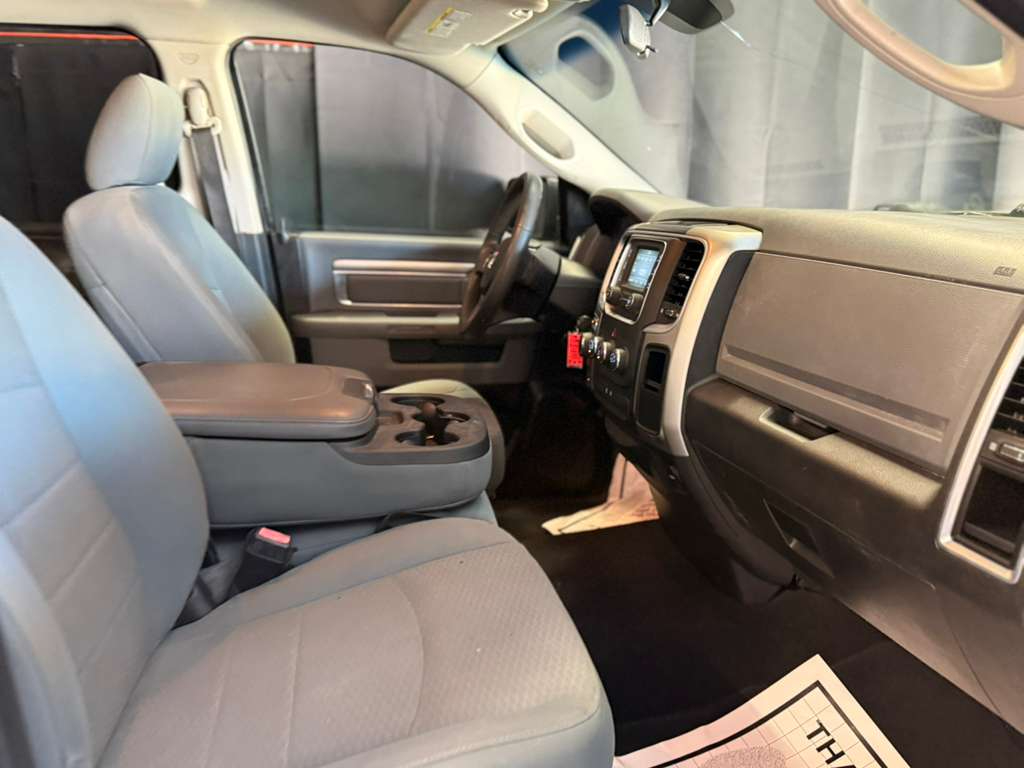 RAM 1500 SLT Quad Cab 4WD 2018 RAM 1500 SLT Quad Cab 4WD 2018