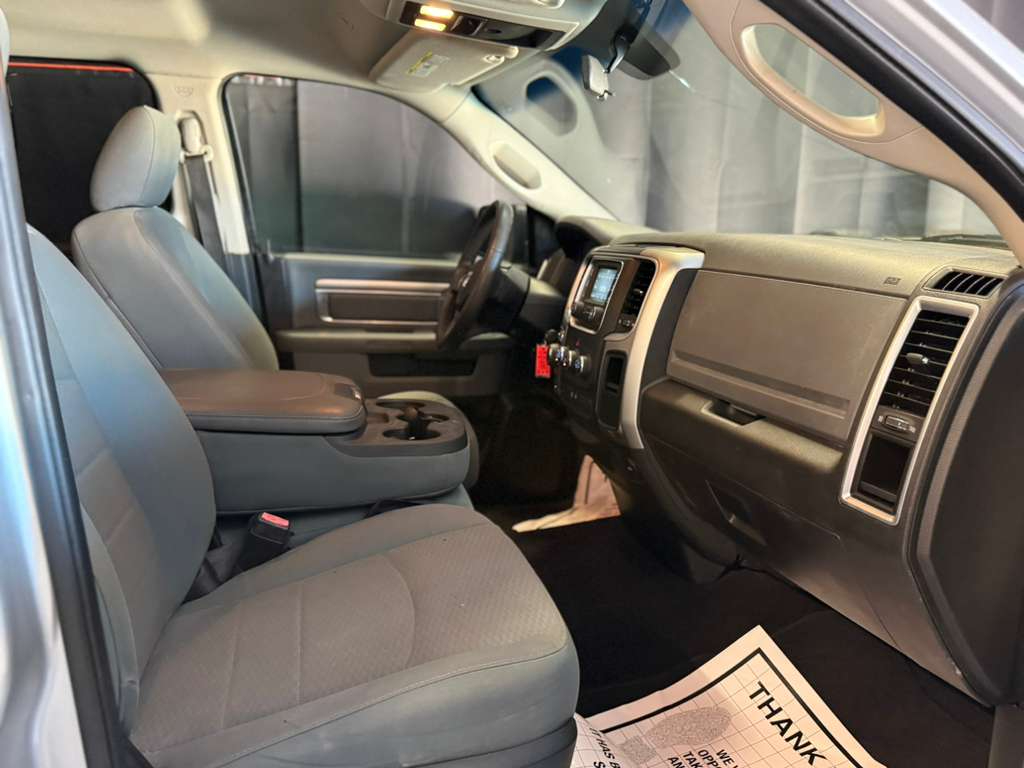 RAM 1500 SLT Quad Cab 4WD 2018 RAM 1500 SLT Quad Cab 4WD 2018