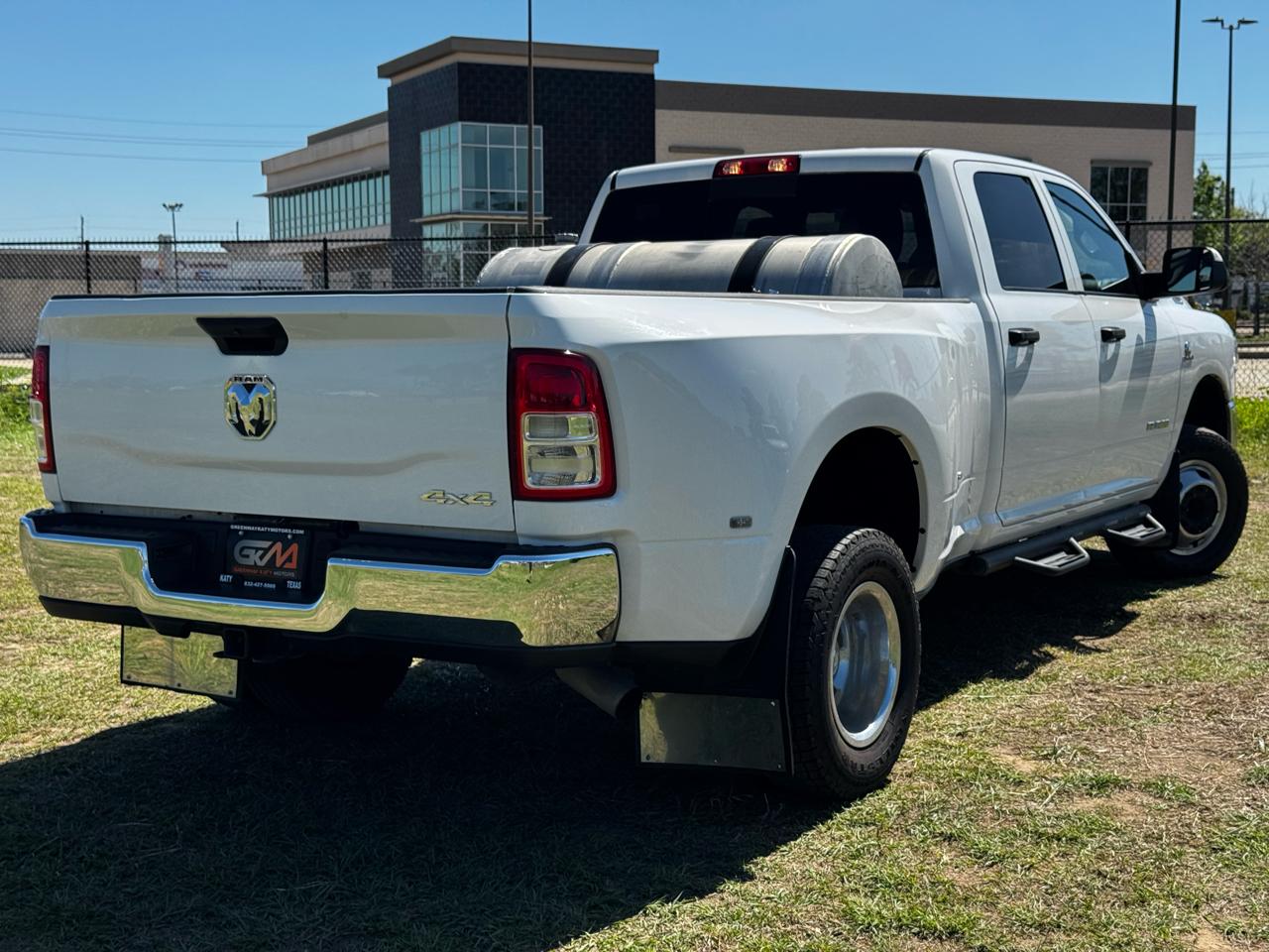 RAM 3500 Tradesman Crew Cab 4WD DRW 2022