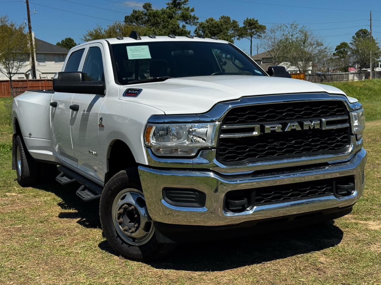 RAM 3500 Tradesman Crew Cab 4WD DRW 2022