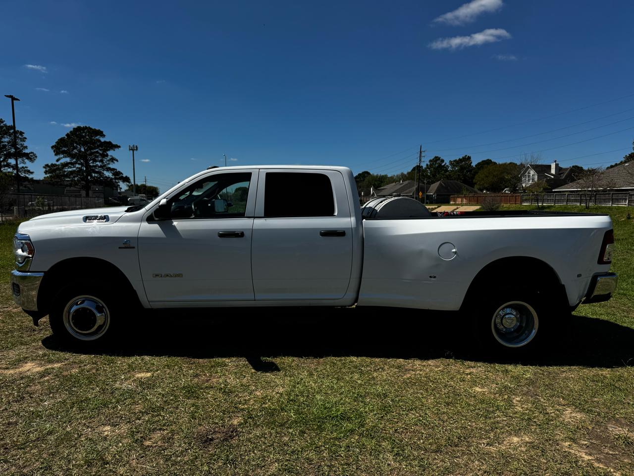 RAM 3500 Tradesman Crew Cab 4WD DRW 2022