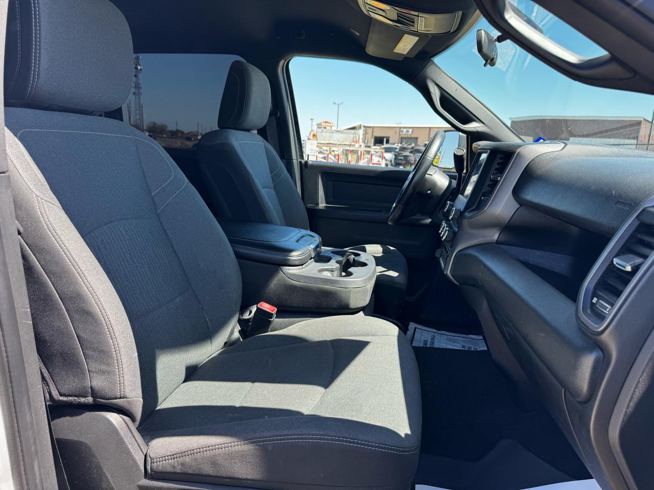 RAM 3500 Tradesman Crew Cab 4WD DRW 2022