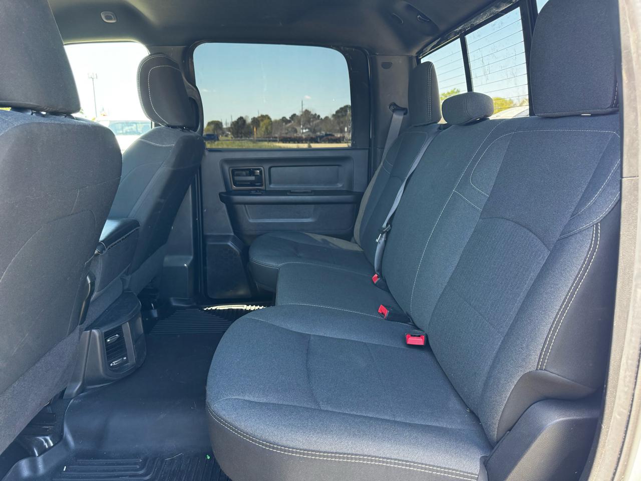 RAM 3500 Tradesman Crew Cab 4WD DRW 2022