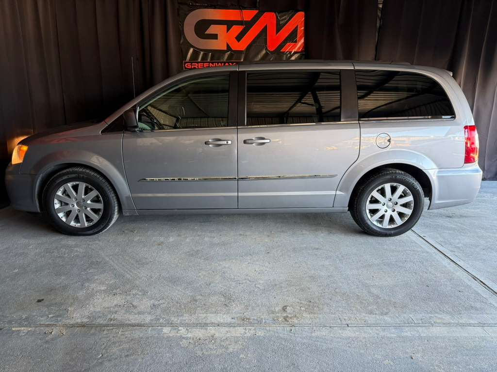 Chrysler Town & Country Touring 2016