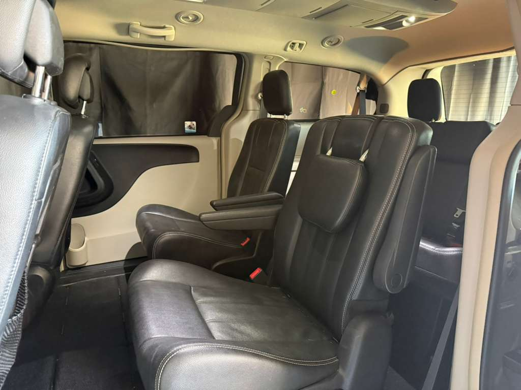 Chrysler Town & Country Touring 2016