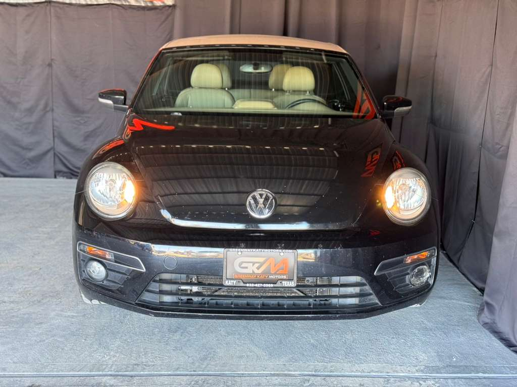 Volkswagen Beetle 2.0T Turbo Convertible 2013