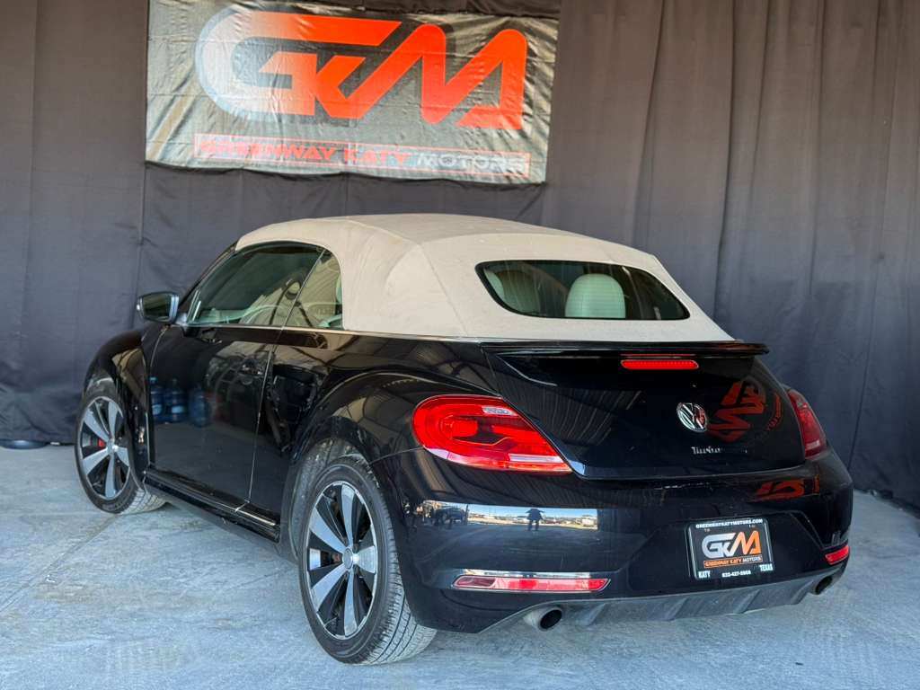 Volkswagen Beetle 2.0T Turbo Convertible 2013