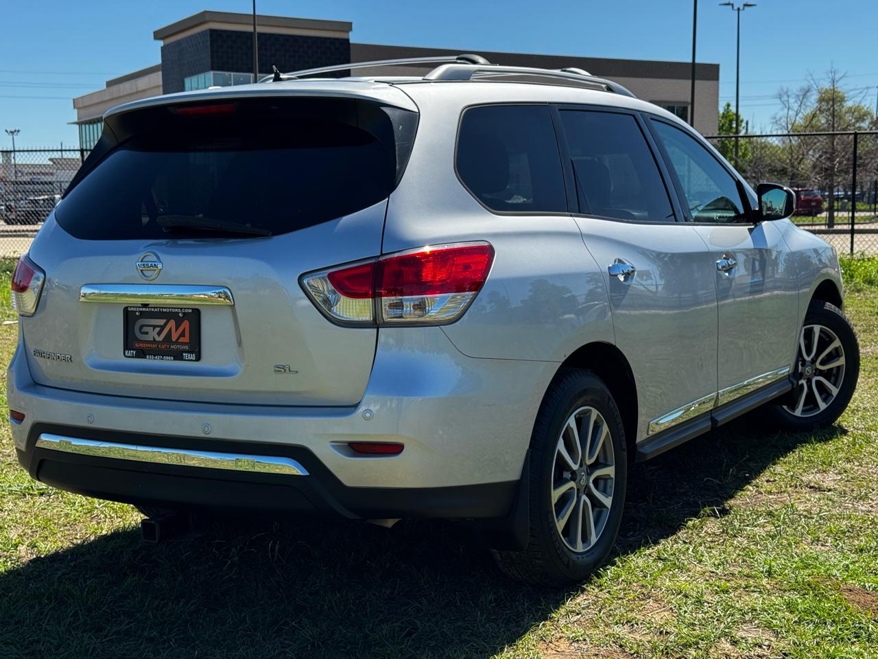 Nissan Pathfinder LE 2WD 2013