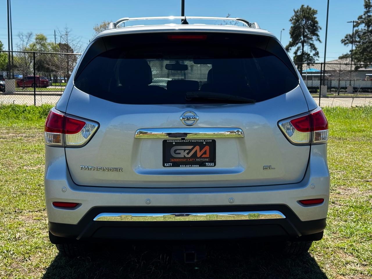 Nissan Pathfinder LE 2WD 2013