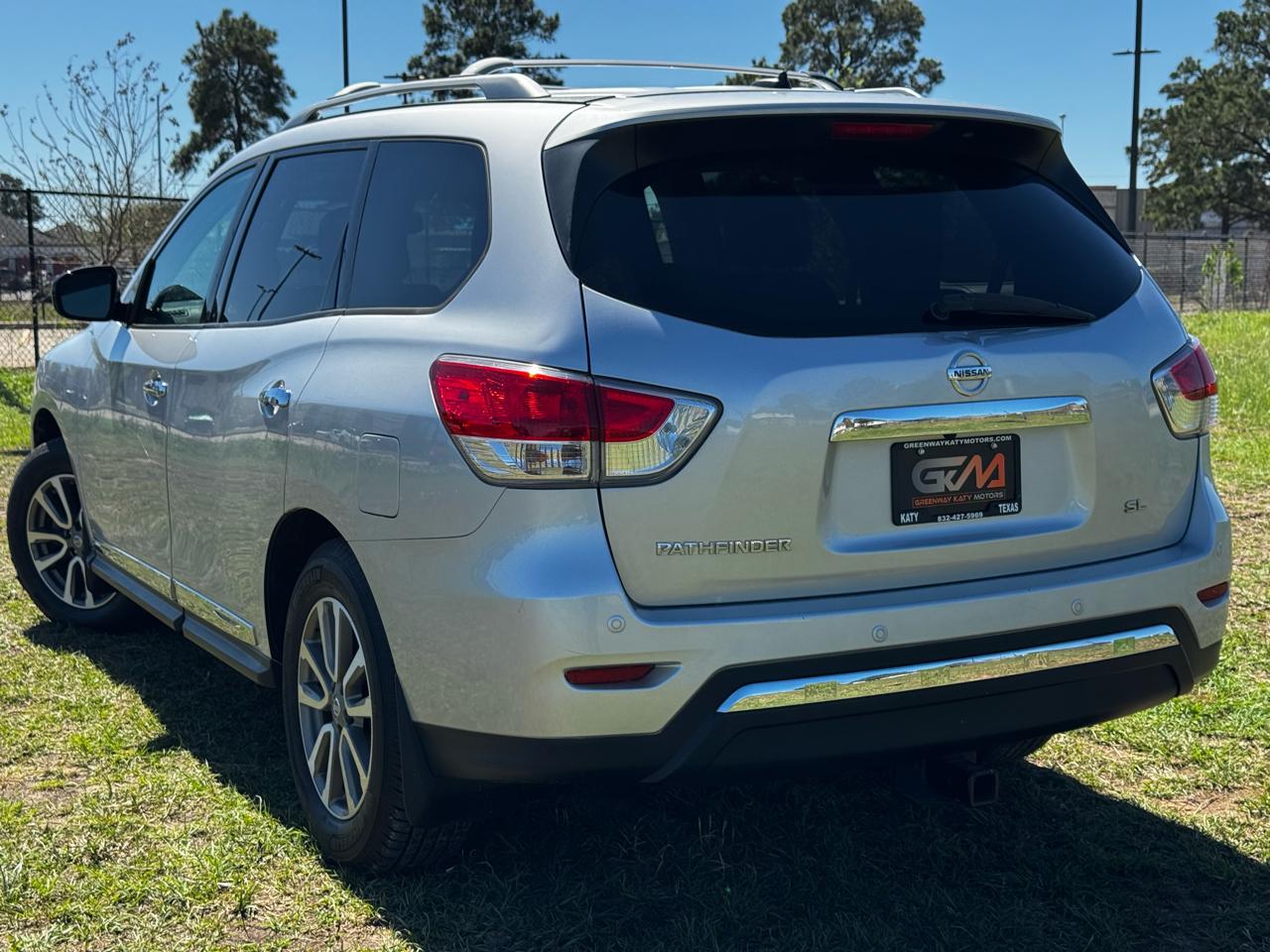 Nissan Pathfinder LE 2WD 2013