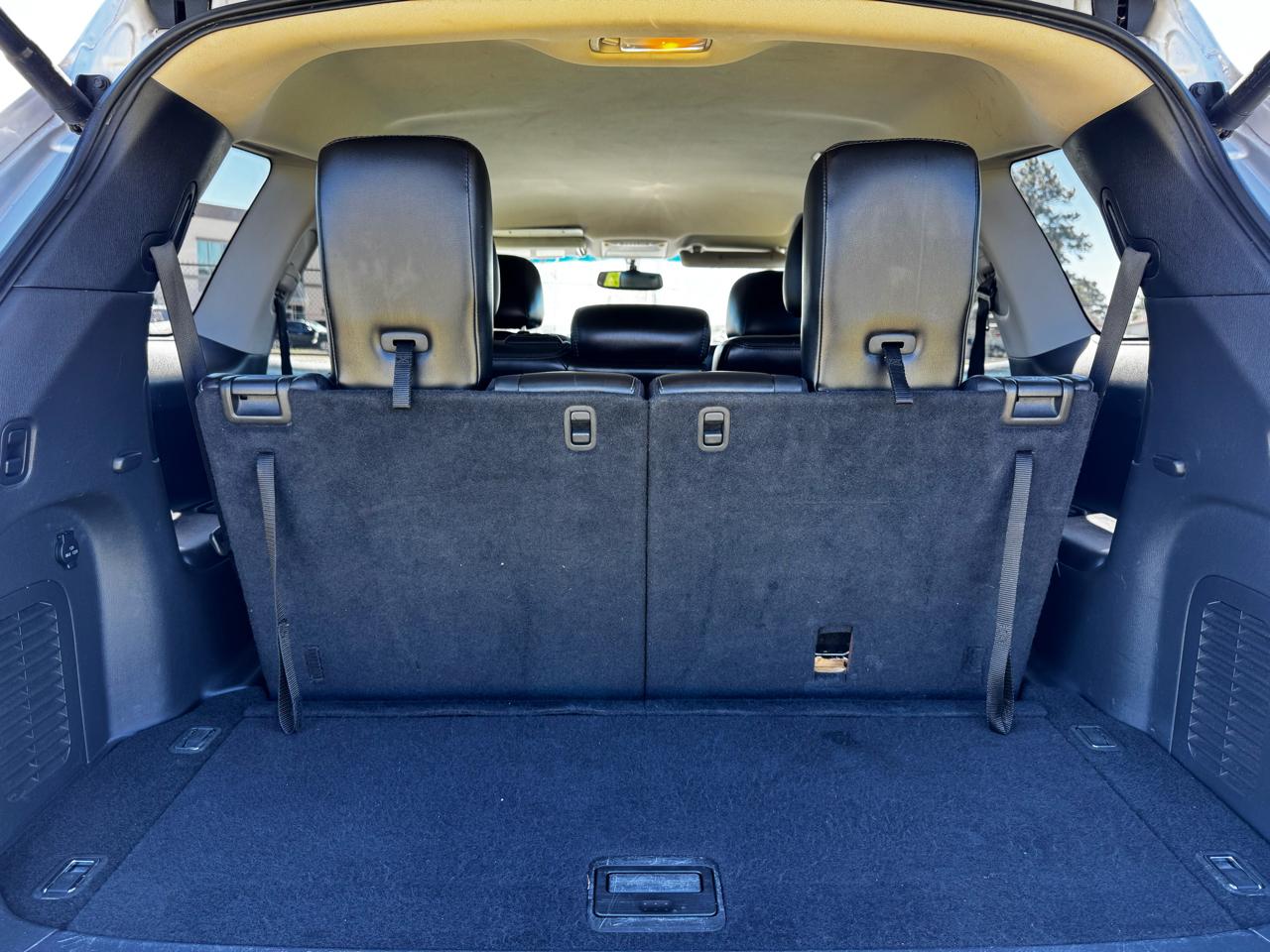 Nissan Pathfinder LE 2WD 2013