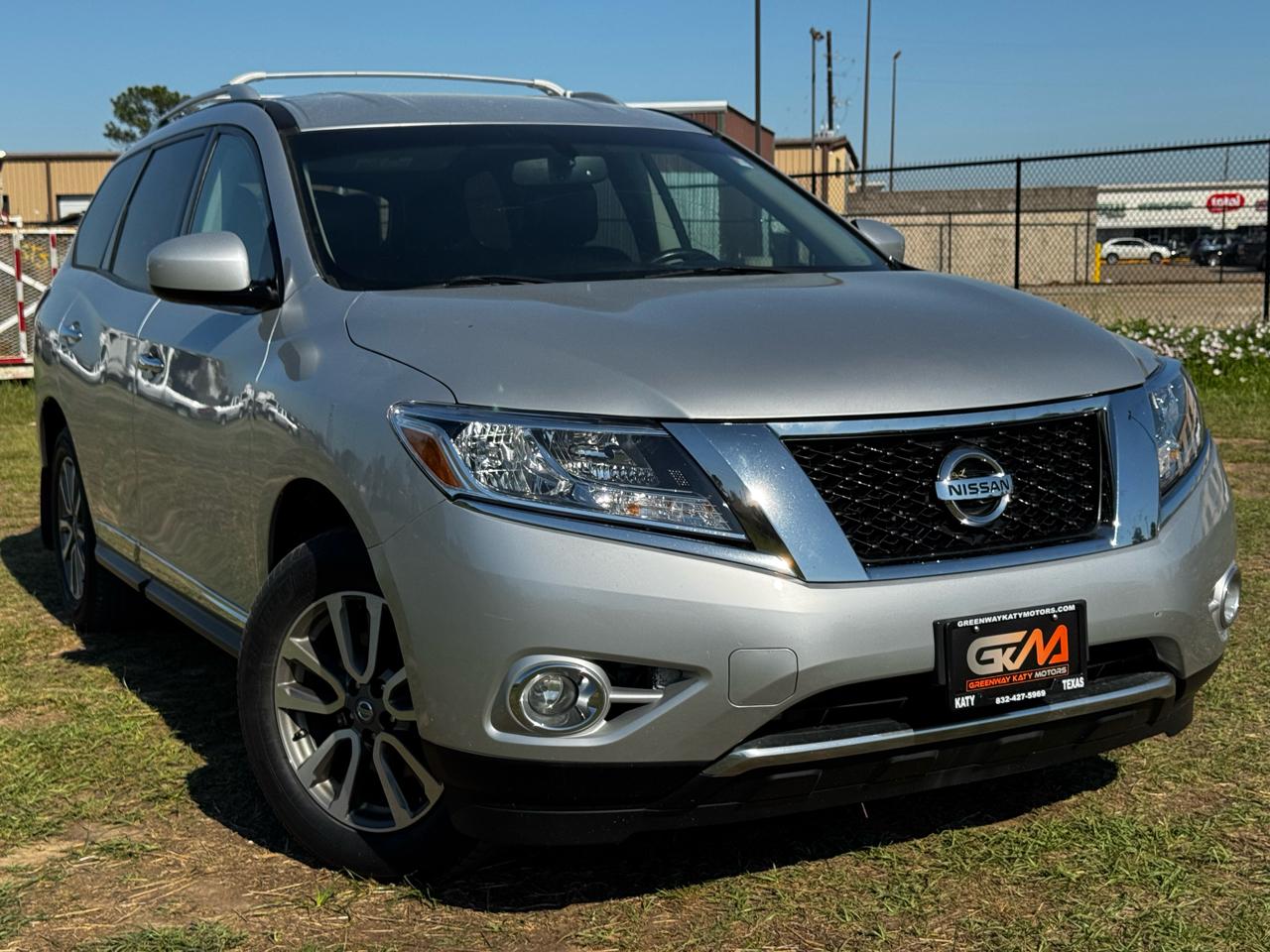 Nissan Pathfinder LE 2WD 2013