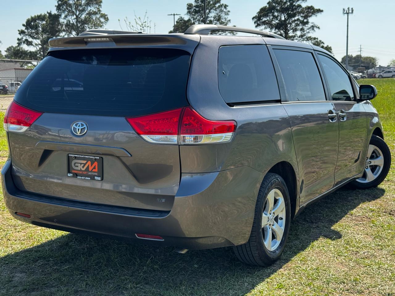 Toyota Sienna LE FWD 8-Passenger V6 2013