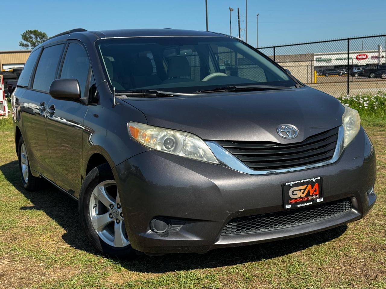 Toyota Sienna LE FWD 8-Passenger V6 2013