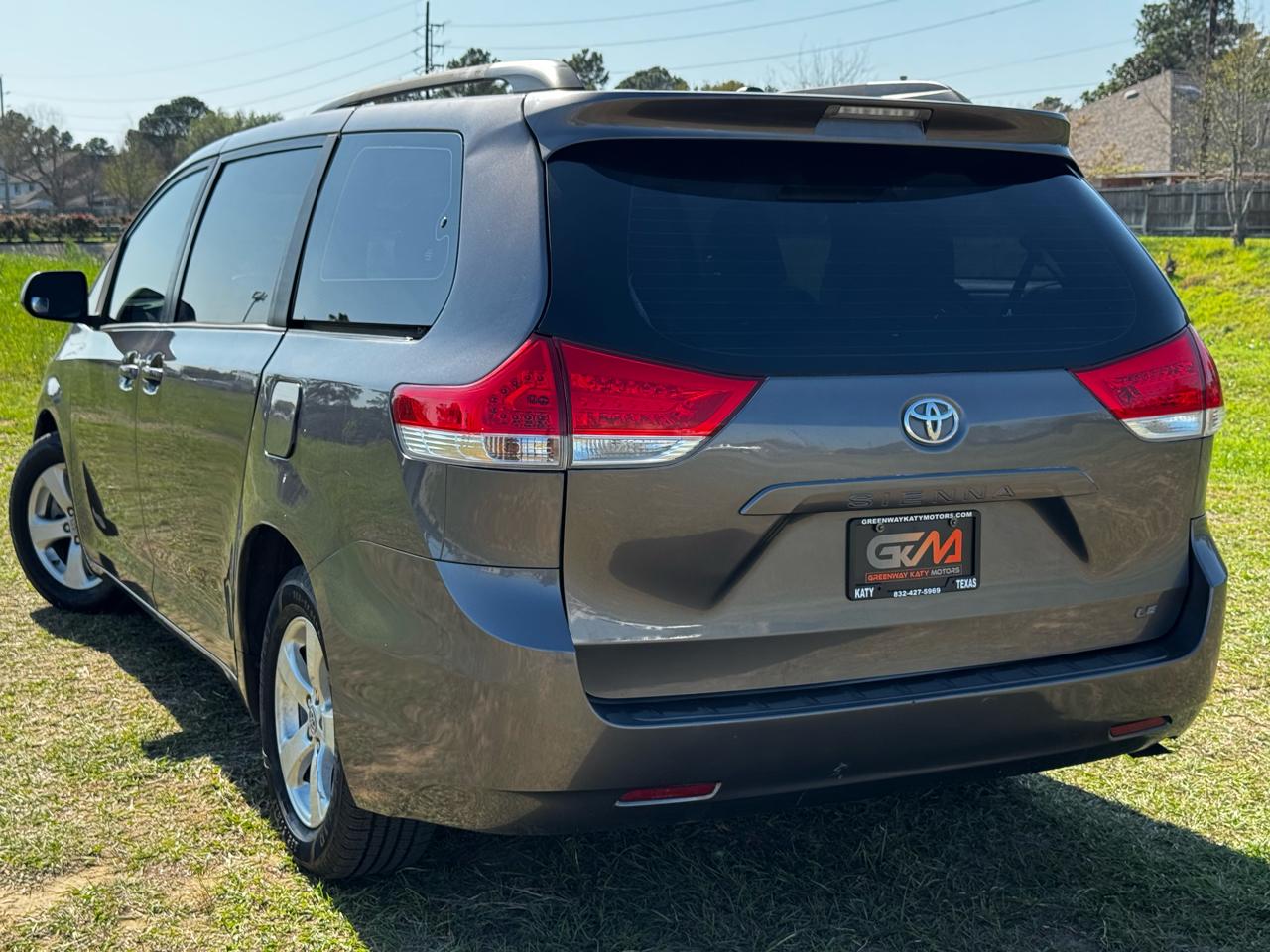 Toyota Sienna LE FWD 8-Passenger V6 2013