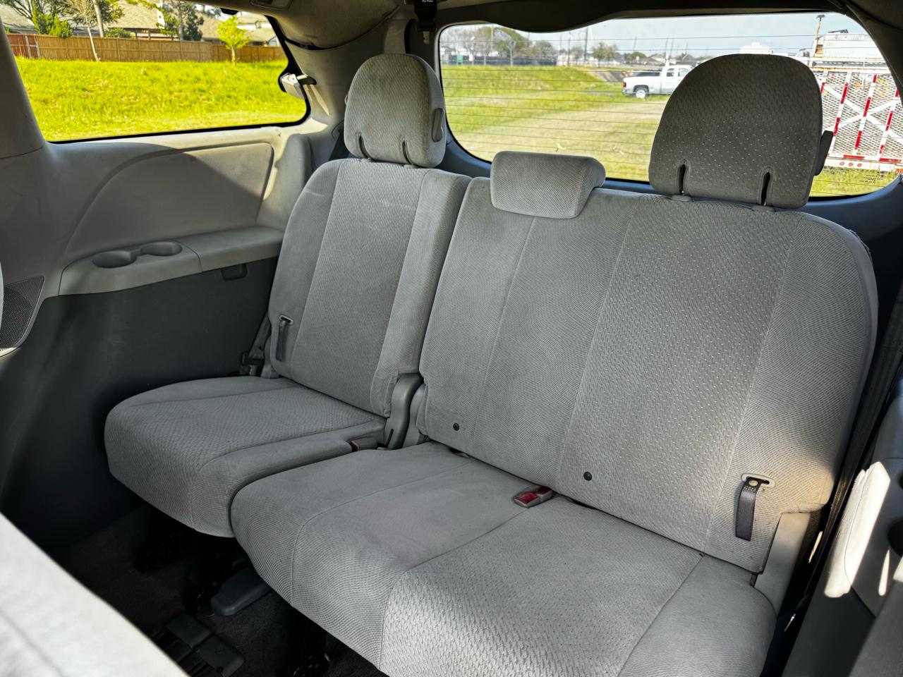 Toyota Sienna LE FWD 8-Passenger V6 2013