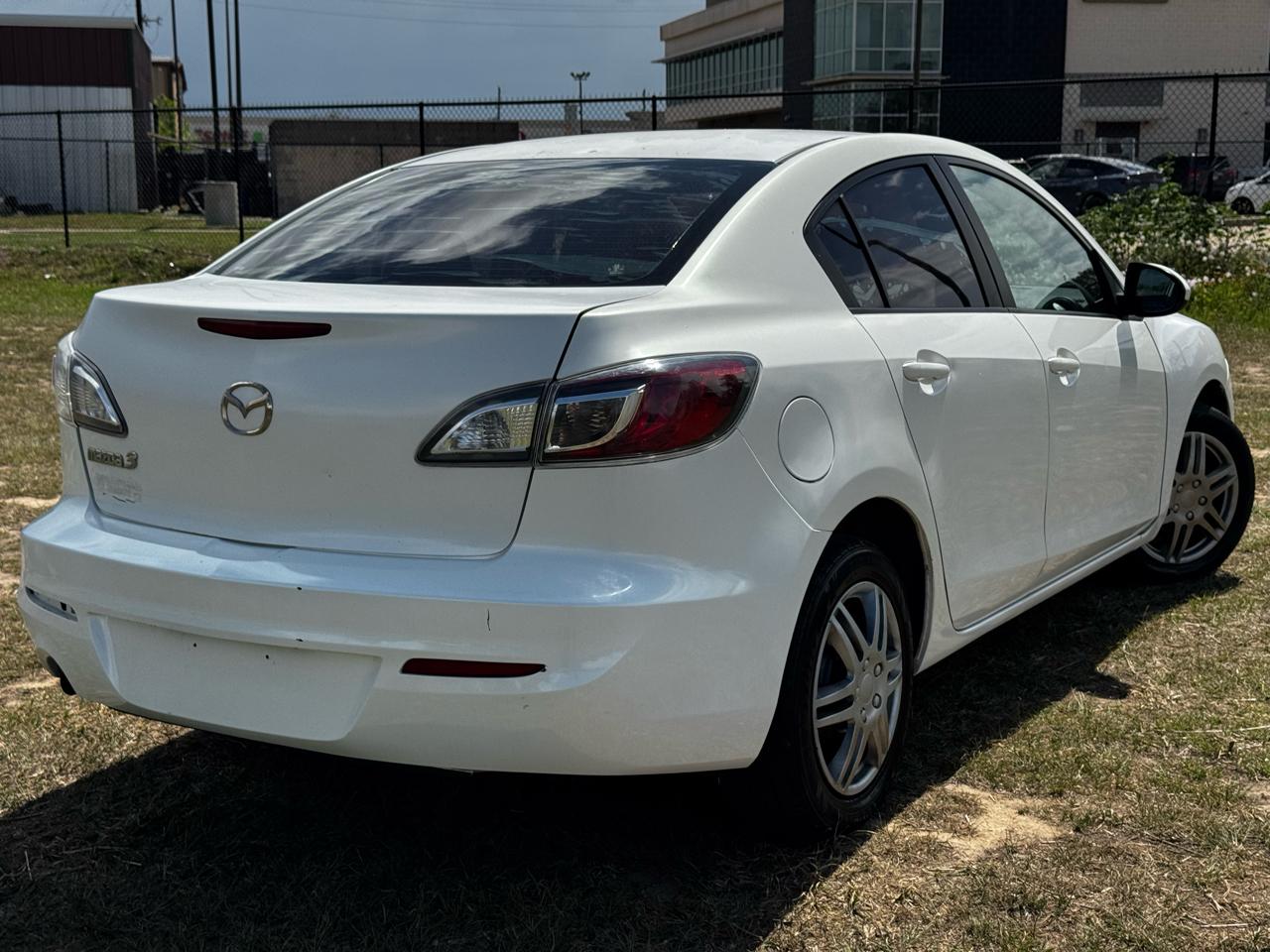 Mazda MAZDA3 i Sport 4-Door 2012