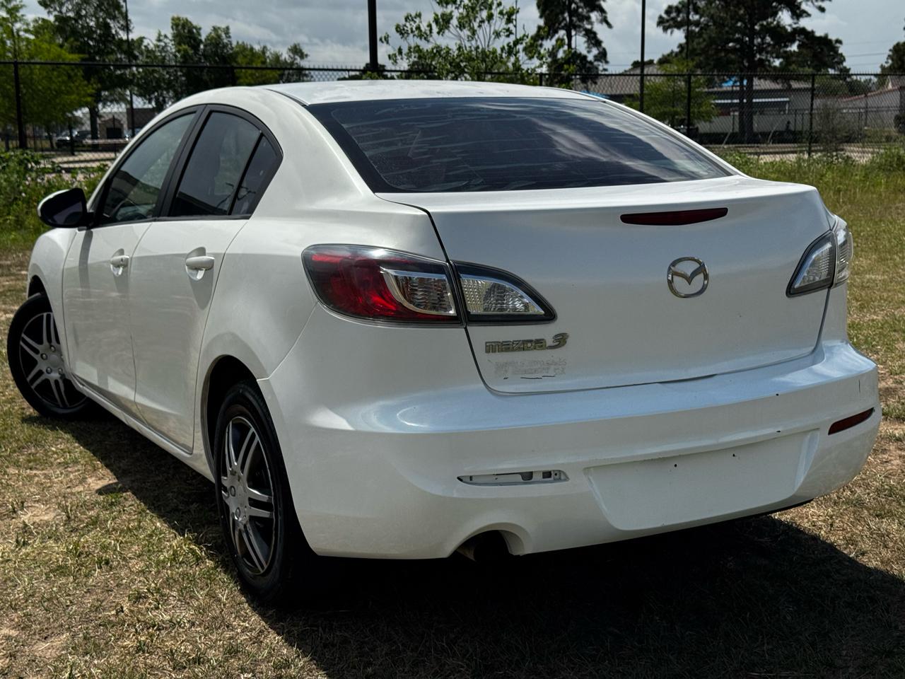 Mazda MAZDA3 i Sport 4-Door 2012