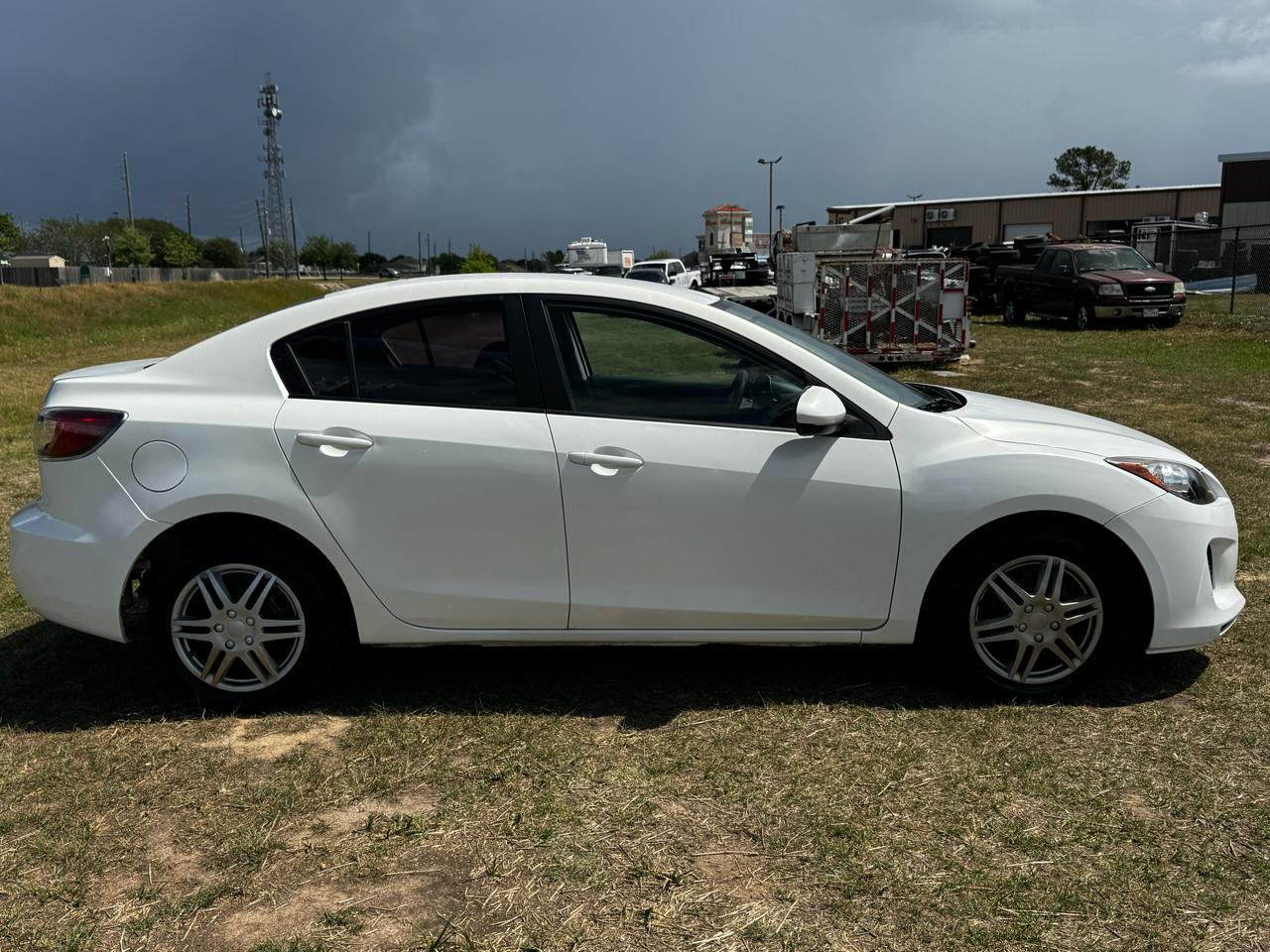 Mazda MAZDA3 i Sport 4-Door 2012