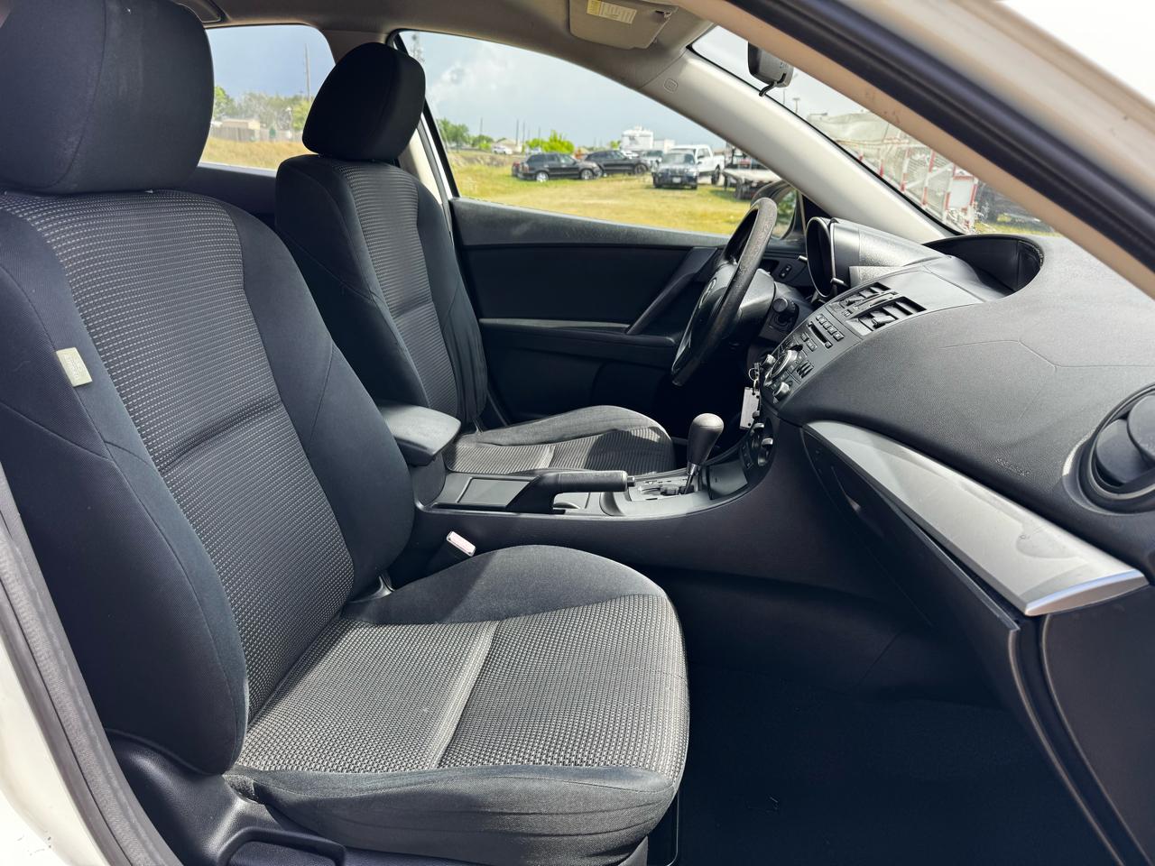 Mazda MAZDA3 i Sport 4-Door 2012