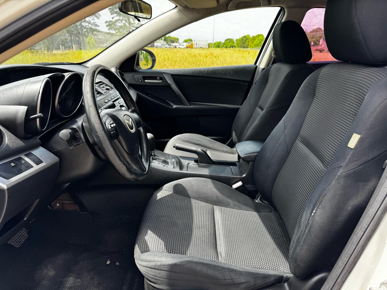 Mazda MAZDA3 i Sport 4-Door 2012