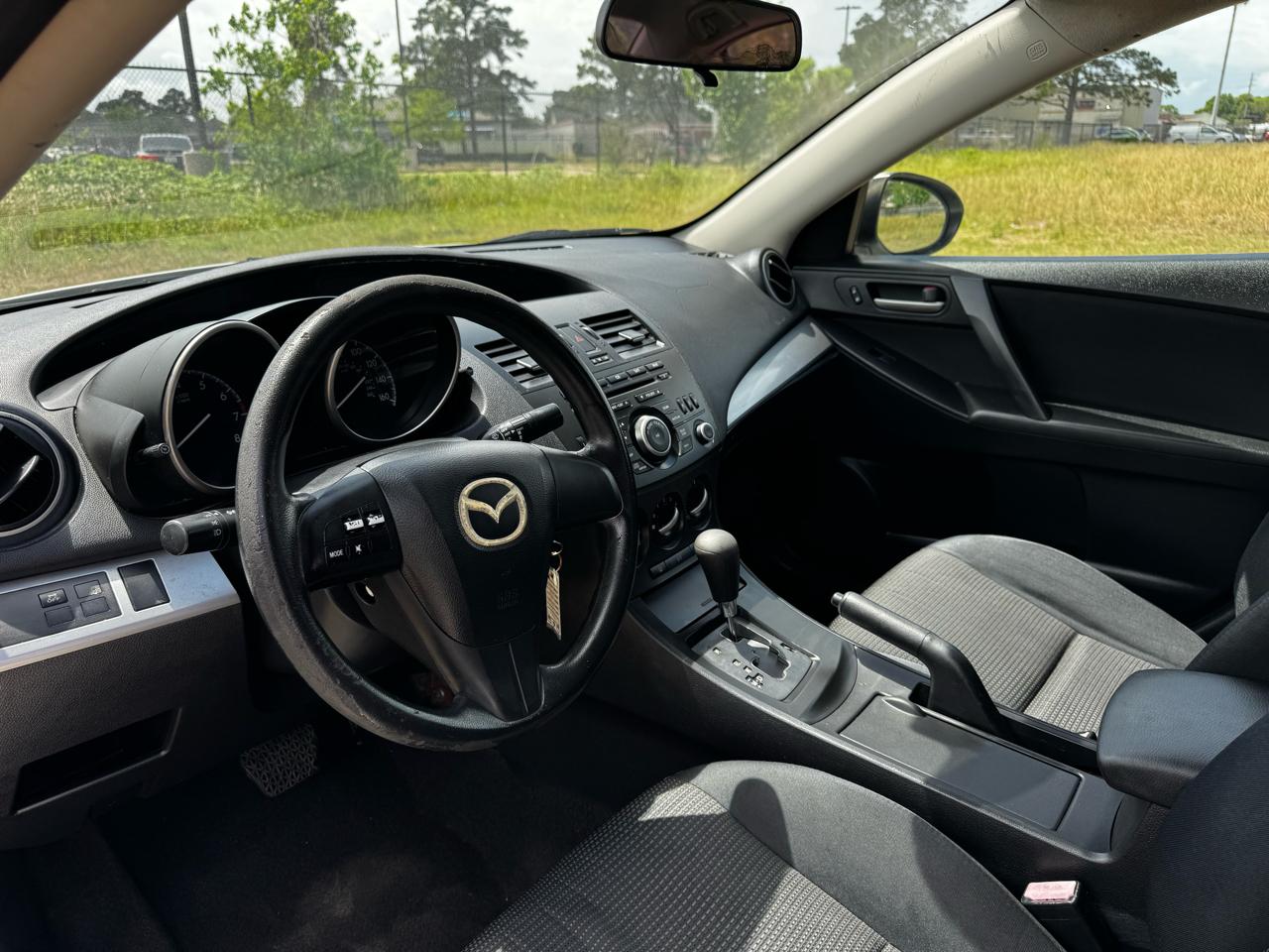 Mazda MAZDA3 i Sport 4-Door 2012