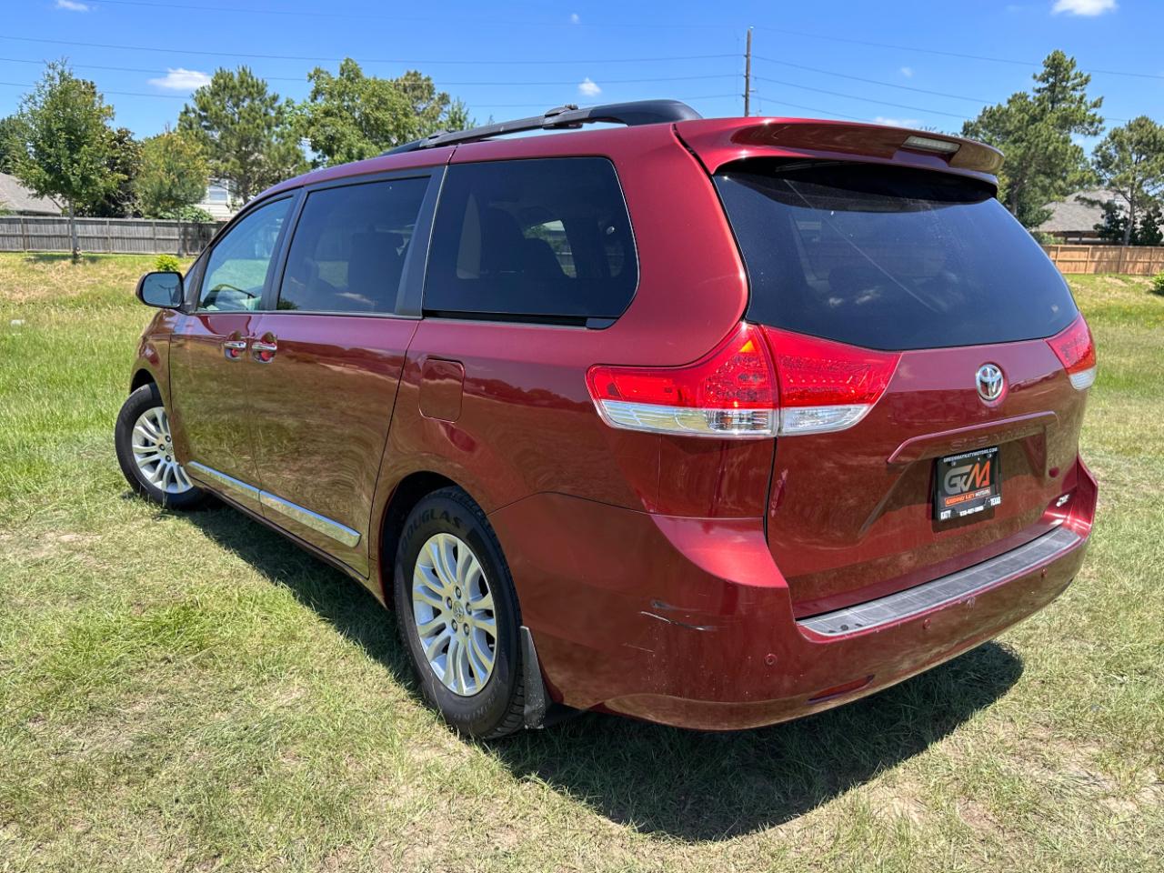 Toyota Sienna XLE FWD 8-Passenger V6 2014