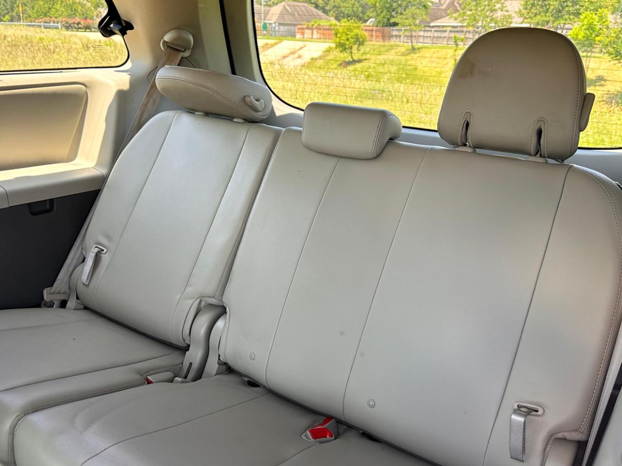 Toyota Sienna XLE FWD 8-Passenger V6 2014