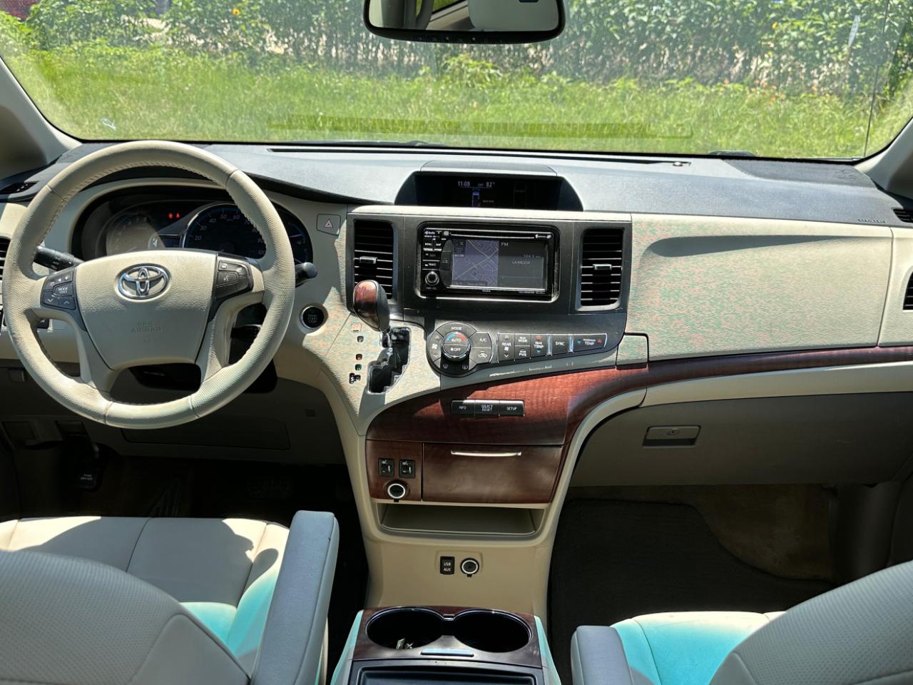 Toyota Sienna XLE FWD 8-Passenger V6 2014