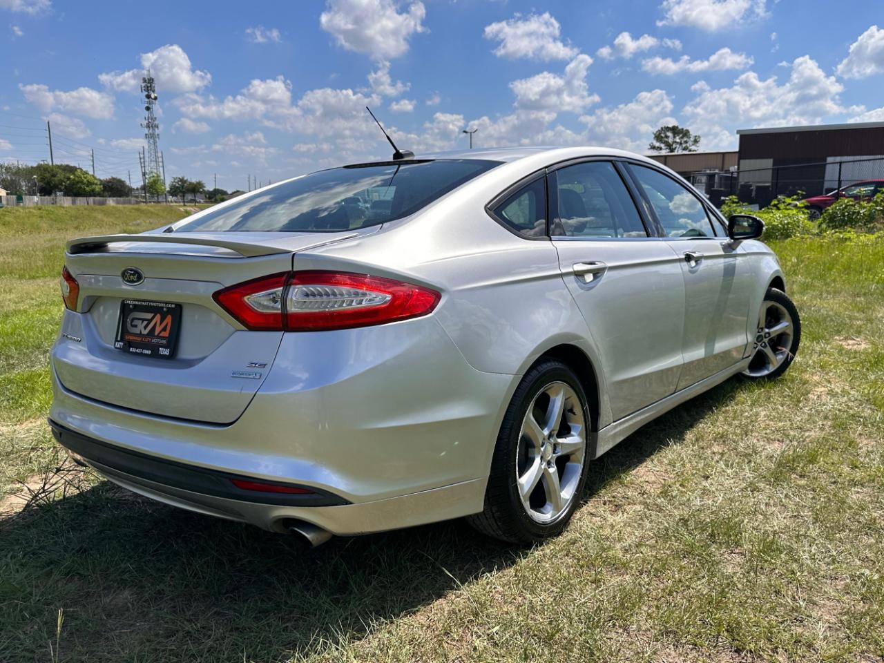 Ford Fusion SE 2013