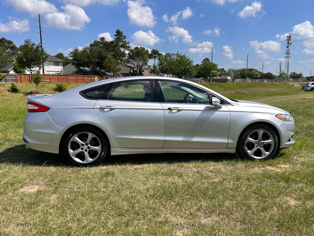 Ford Fusion SE 2013