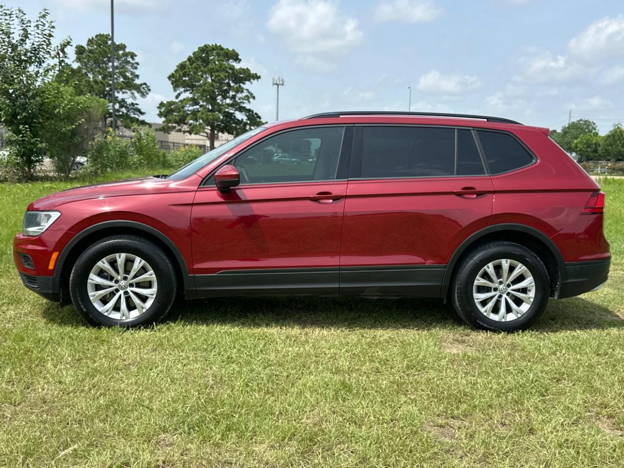 Volkswagen Tiguan S 2019