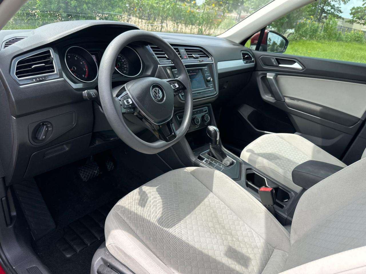 Volkswagen Tiguan S 2019